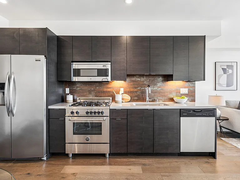 252 9th St #401 — Photo 35