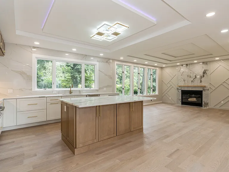 66 E Gramercy Pl — Photo 7