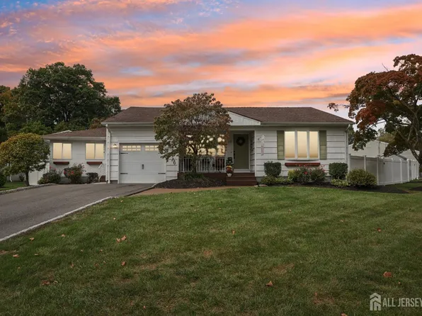 23 Brox Rd, Edison, NJ 08817