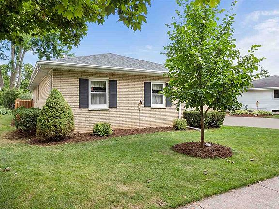 Manicured Landscaping