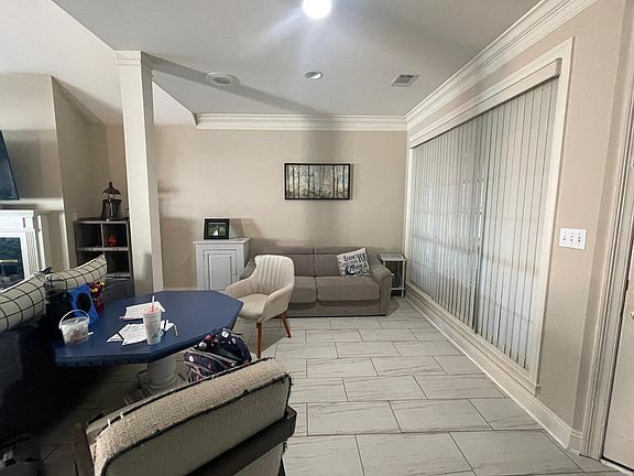 3rd image of 4449 Turnberry Pl