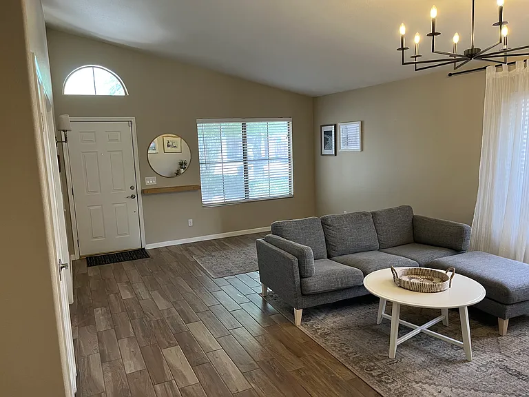 1181 W Goldfinch Way — Photo 5