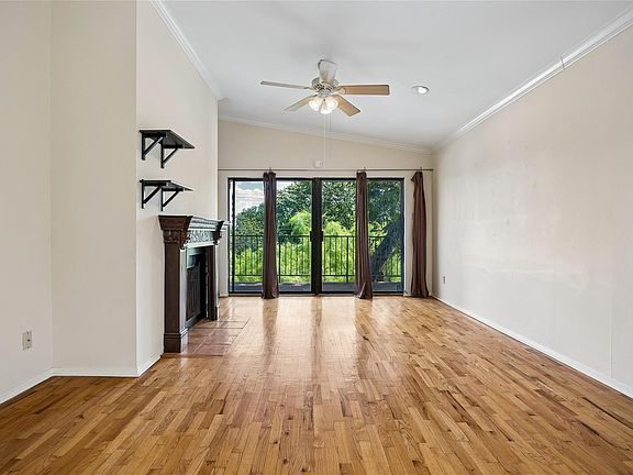3rd image of 409 E 38th St APT 302