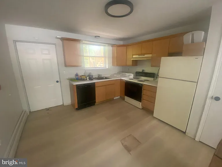 131 Smith St #A3 — Photo 1