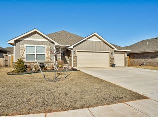 11109 SW 34th Ter, Yukon, OK 73099