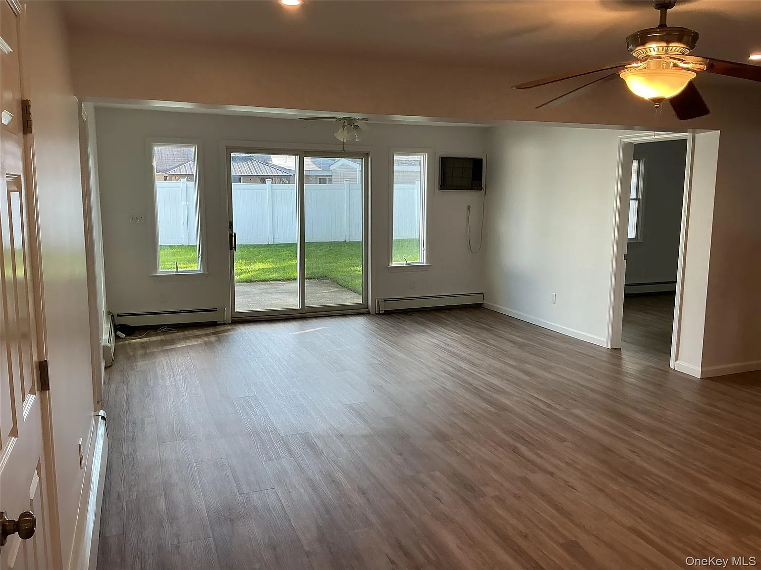 5 bed, 2.0 bath, 1945 sqft, $4,500 — Photo 4
