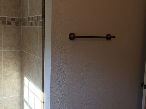 5th image of 110 Russell St