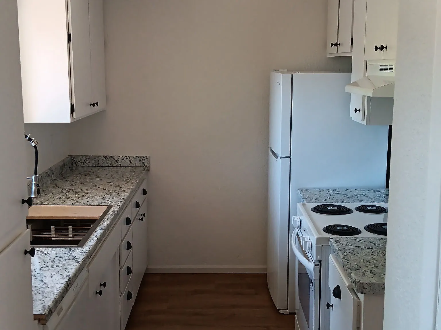 325 Collier Way - 1 — Photo 2
