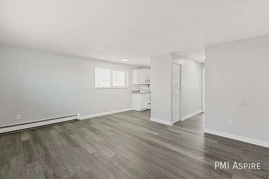 1 Month Free! Super Spacious Updated 1 Bed, 1 Bath 2nd Floor Apartment Home In Lakewood Near Hwy 6! — Photo 3