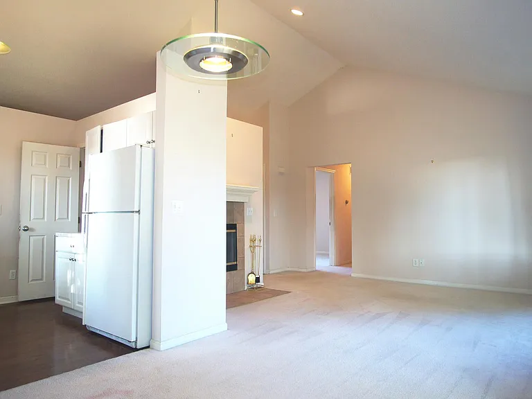 3056 E Lake Lansing Rd — Photo 11