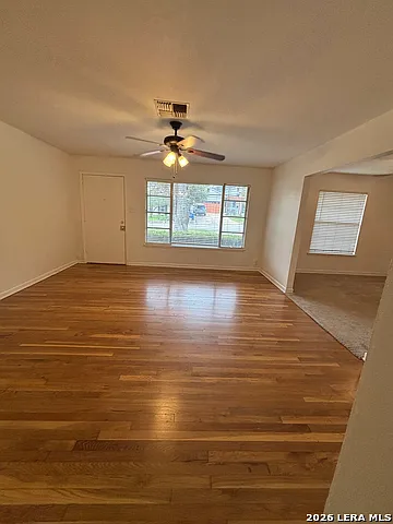 3 bed, 2.5 bath, 1384 sqft, $1,995 — Photo 2