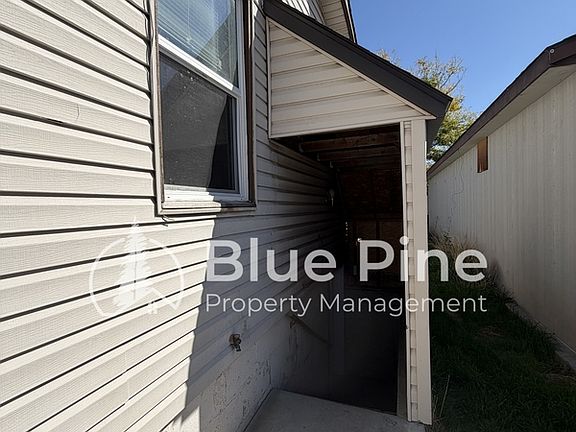 2nd image of 439 1/2 E Wyeth St