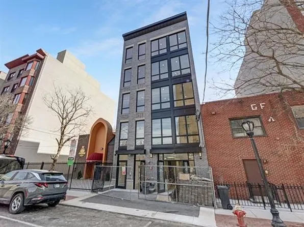 317 Jackson Street image 2 of 16