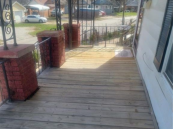 3rd image of 56 N Broadview Ave