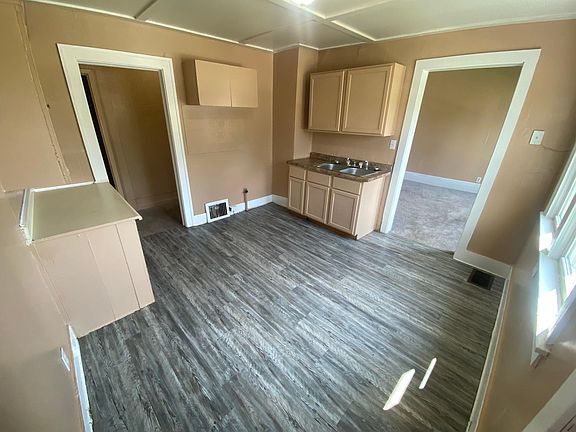 2nd image of 504 N Franklin St #2