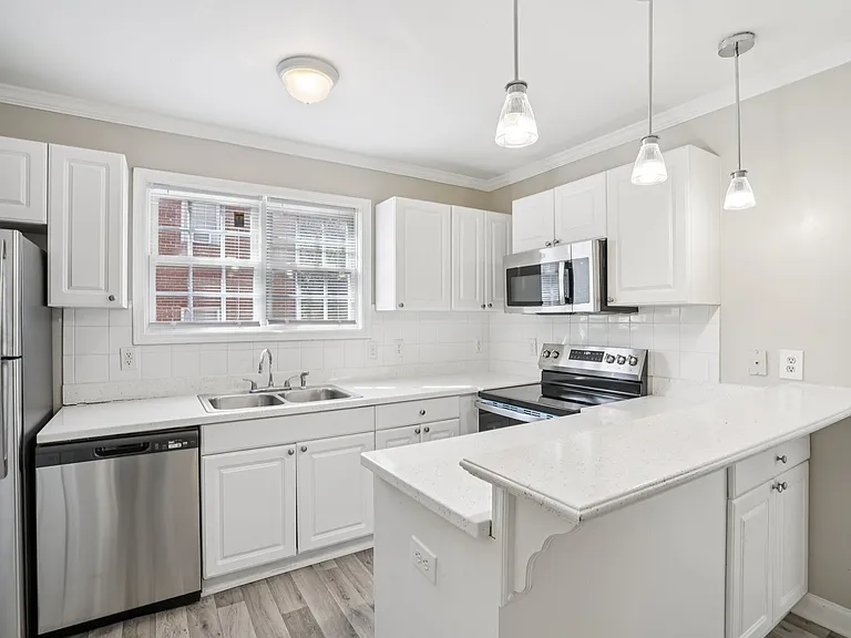 Buckhead Townhomes and Gardens — Photo 49