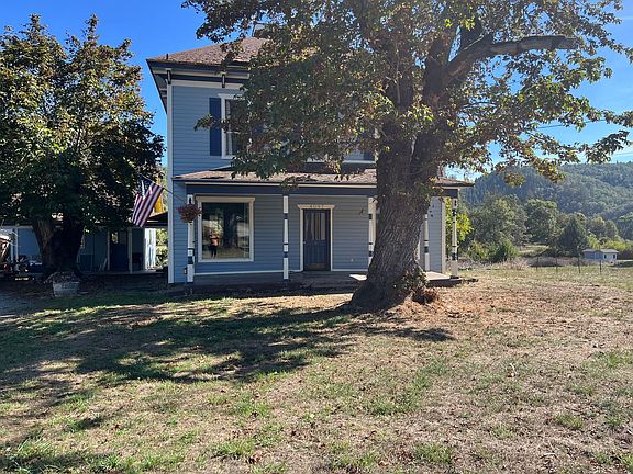 3rd image of 4097 Canyonville Riddle Rd