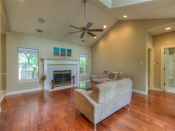 3rd image of 2130 Saratoga Dr