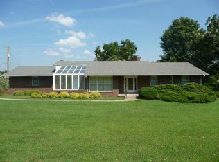 1562 15500th Rd, Altamont, KS 67330