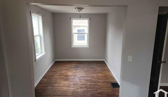 5th image of 605 Buist St SW