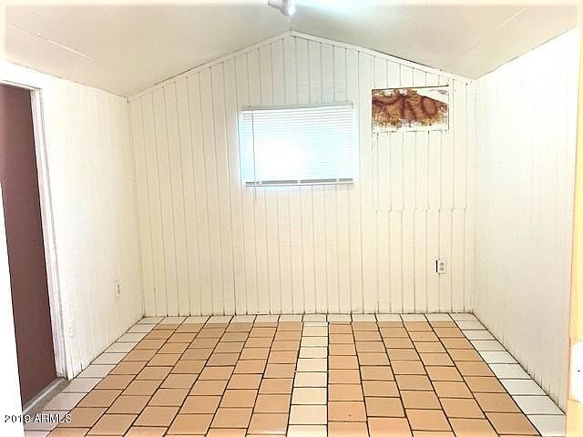 2nd image of 1125 E Devonshire Ave APT 11