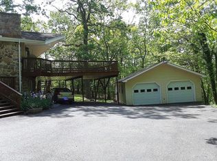 3180 Laurel Dr, Blacksburg, VA 24060