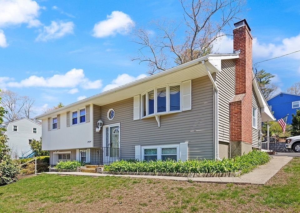 1st image of 204 Nashua Rd