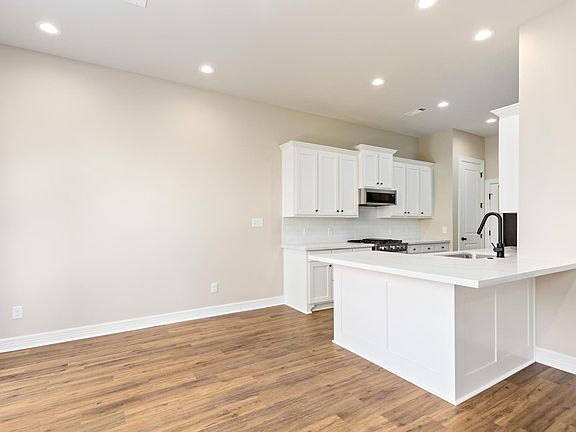 3rd image of 5100 Westgate Ln #103