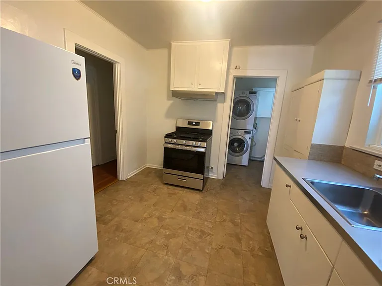 1817 Roosevelt Ave — Photo 8
