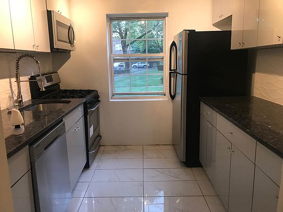 3rd image of 39-14 209th St