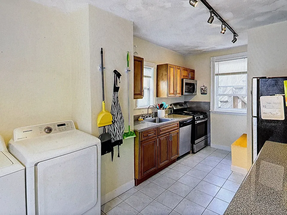 6A Lincoln Ave #A