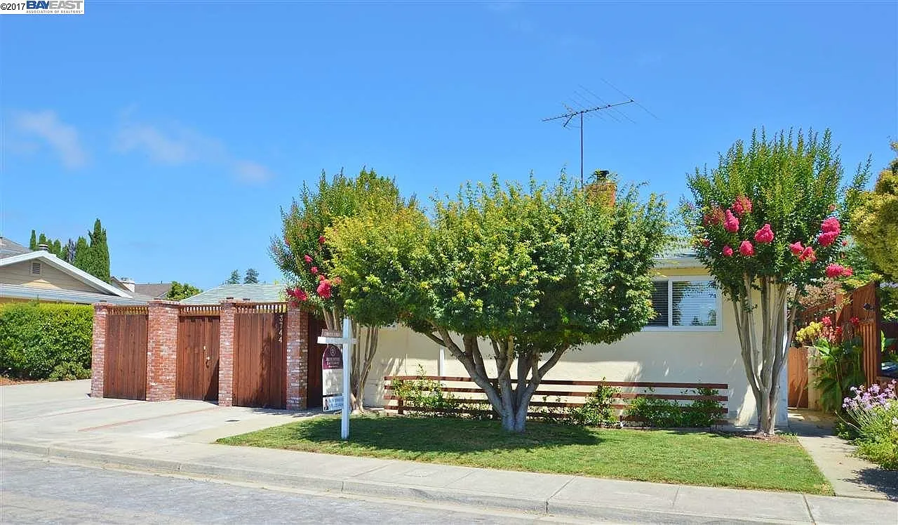 3744 La Costa Ave photo 1