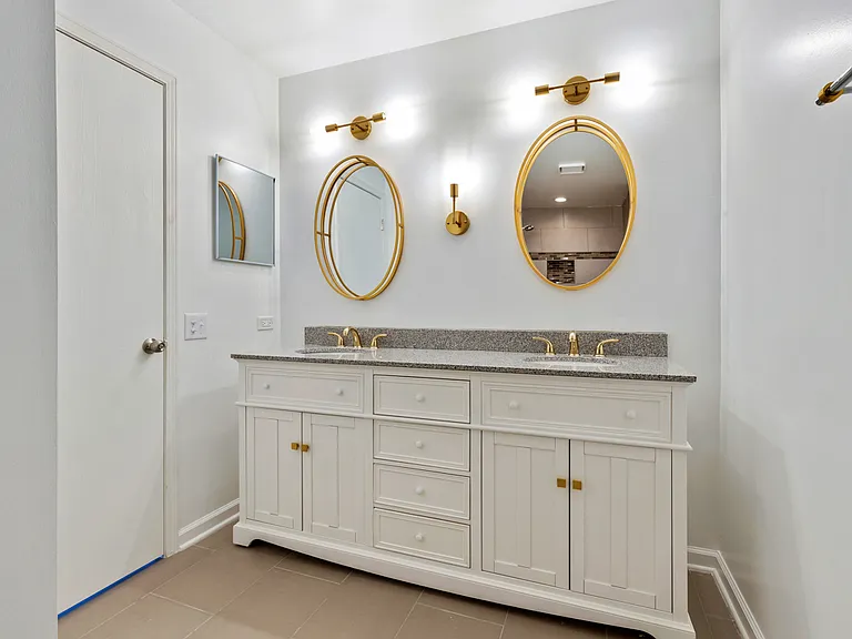 187 Half Moon Cir — Photo 18