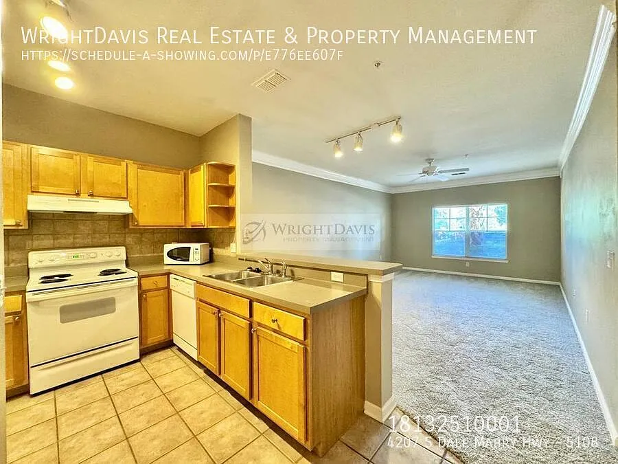 Freshly Updated 1/1 in Gated South Tampa Community — Photo 4