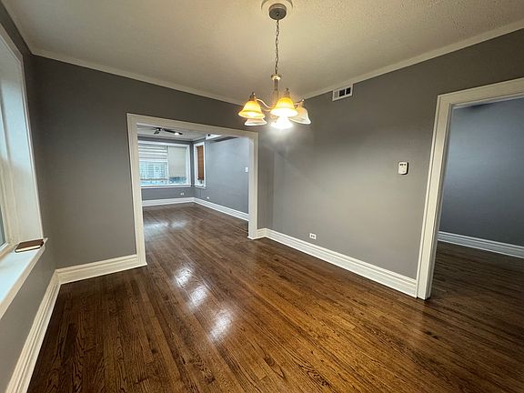 5th image of 5425 W Drummond Pl #1