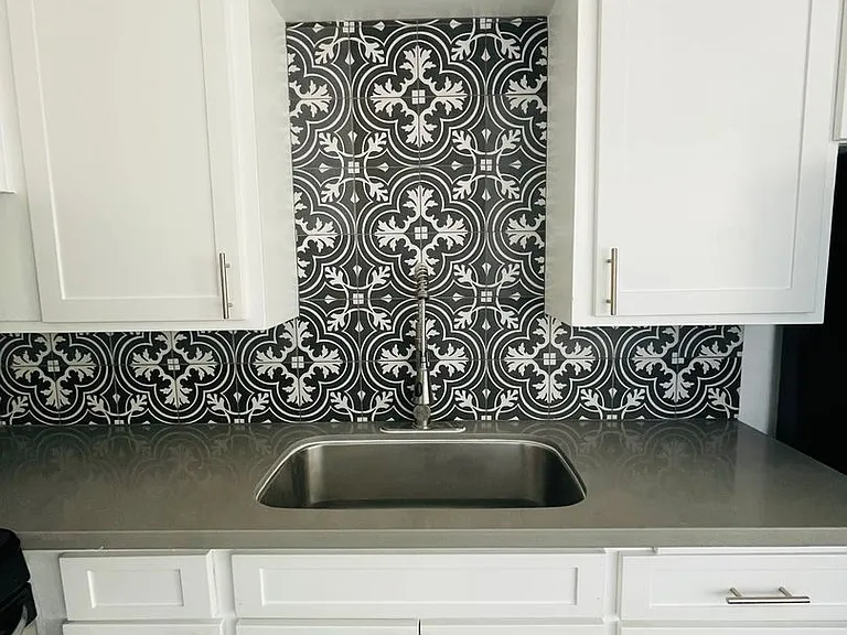Lomelk Bungalows LLC — Photo 3
