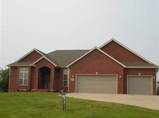 5761 Fairway Dr, Loma Linda, MO 64804