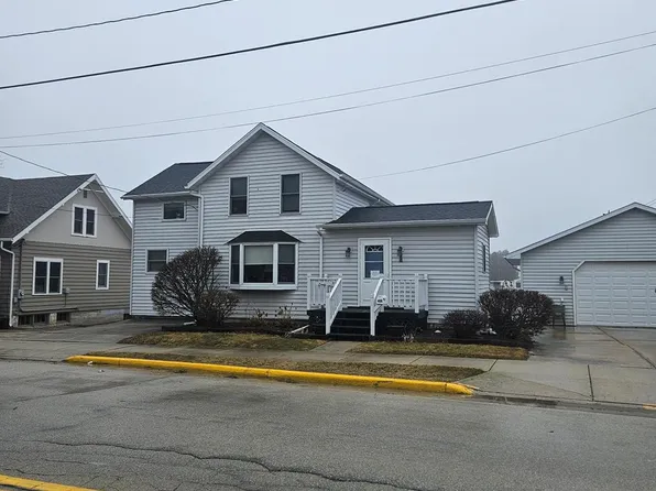 408 N Water St, Algoma, WI 54201