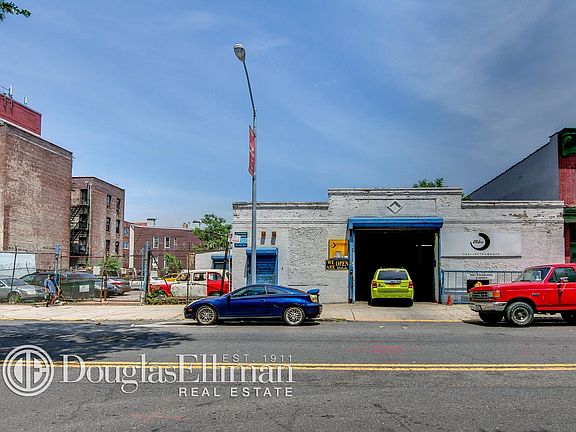 2nd image of 911 40th Ave