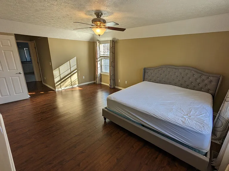 1457 Hollow Wood Ln — Photo 16