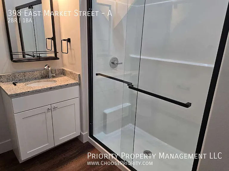 398 E Market St #A — Photo 10