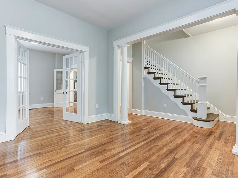 421 Chimborazo Blvd — Photo 4