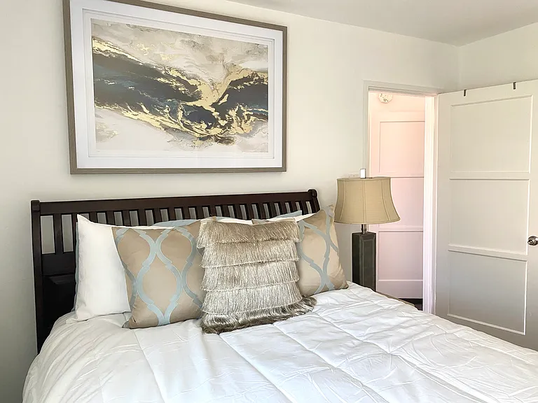 811 3/4 E Nutwood St #811-3/4 — Photo 5