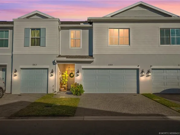 649 NE Waters Edge Ln, Port Saint Lucie, FL 34983