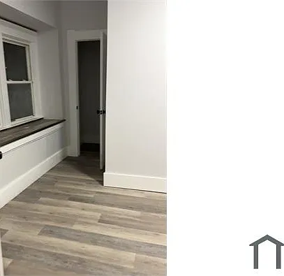 535 Winfield Rd — Photo 5