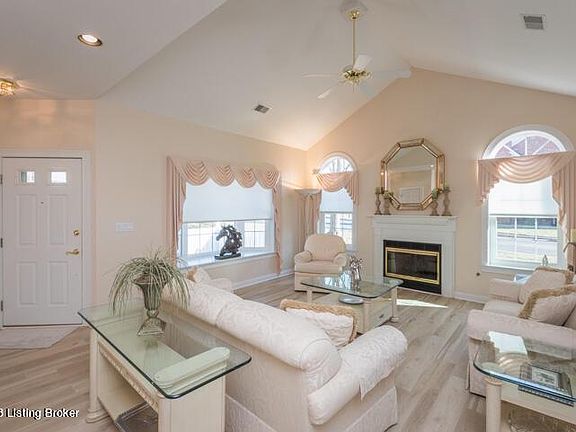 4th image of 8036 Saint Andrews Village Dr