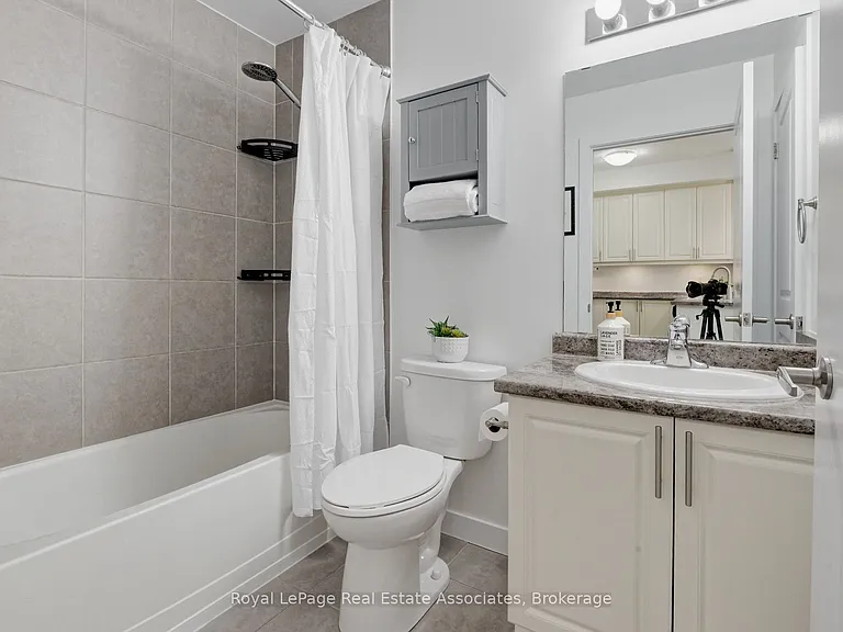 35 Southshore Cres #111 — Photo 18