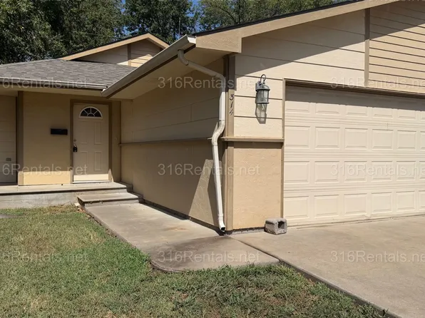 314 E Columbia Ave, Augusta, KS 67010