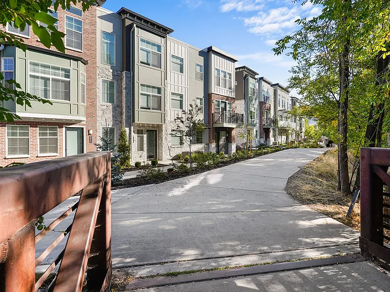 Current by Lotus Townhomes — Photo 31