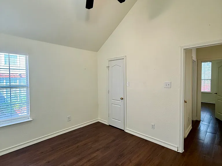 555 Southridge Way #555 — Photo 18